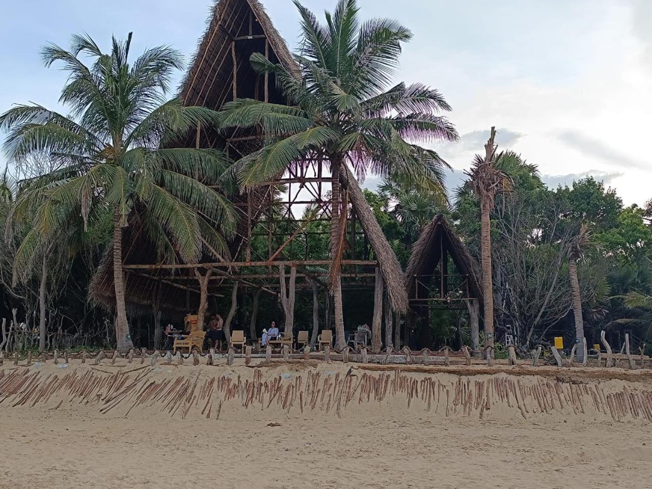 Light House Beach Hut Komari Экстерьер фото