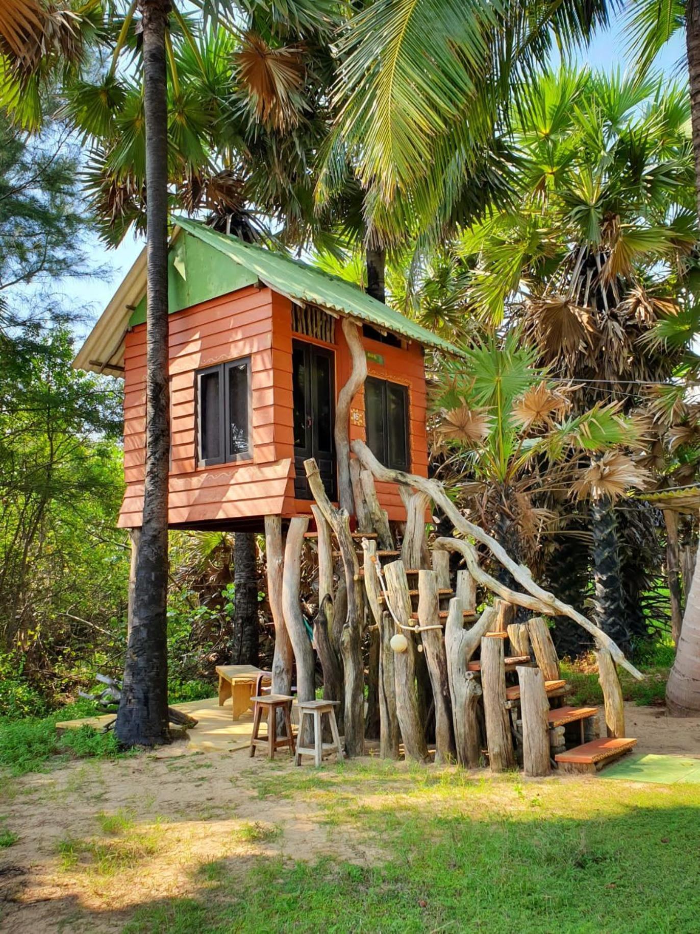 Light House Beach Hut Komari Экстерьер фото