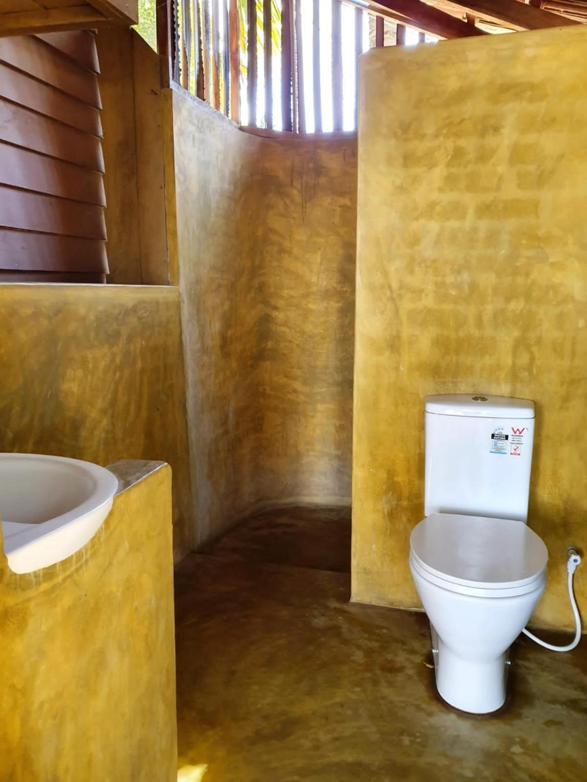 Light House Beach Hut Komari Экстерьер фото