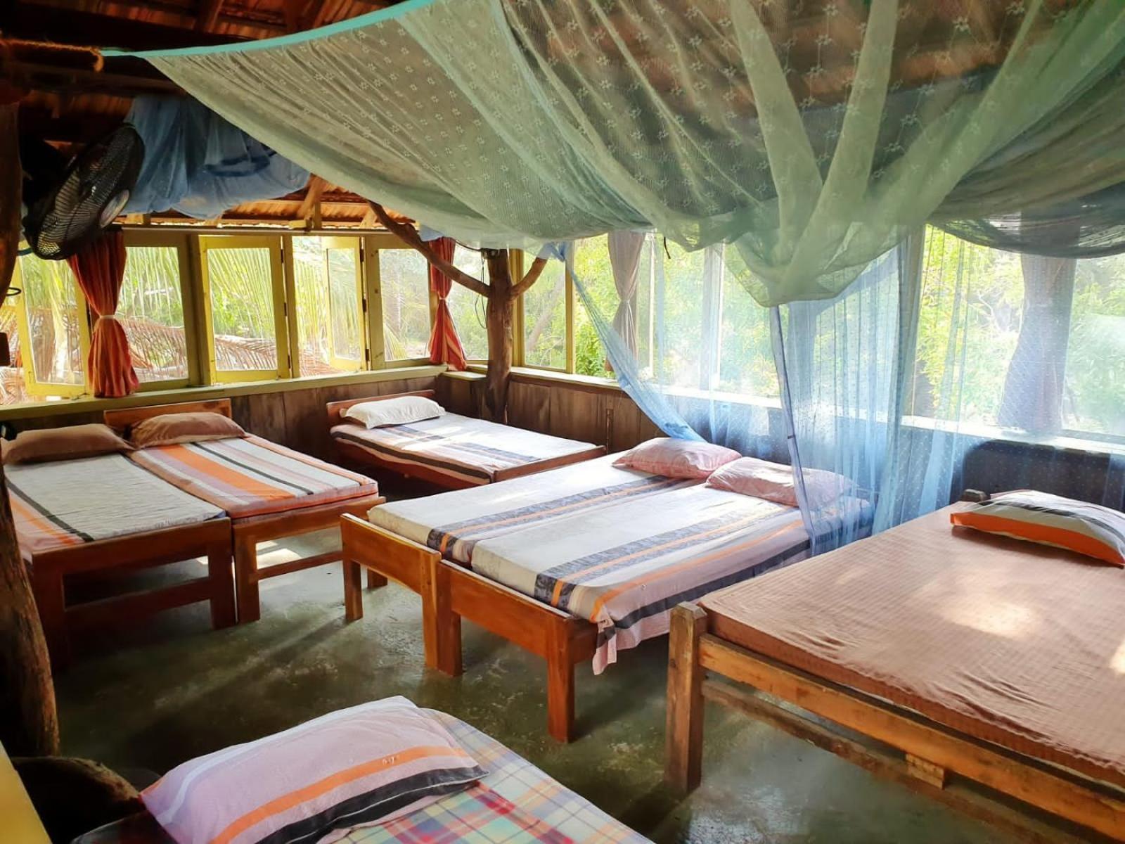 Light House Beach Hut Komari Экстерьер фото