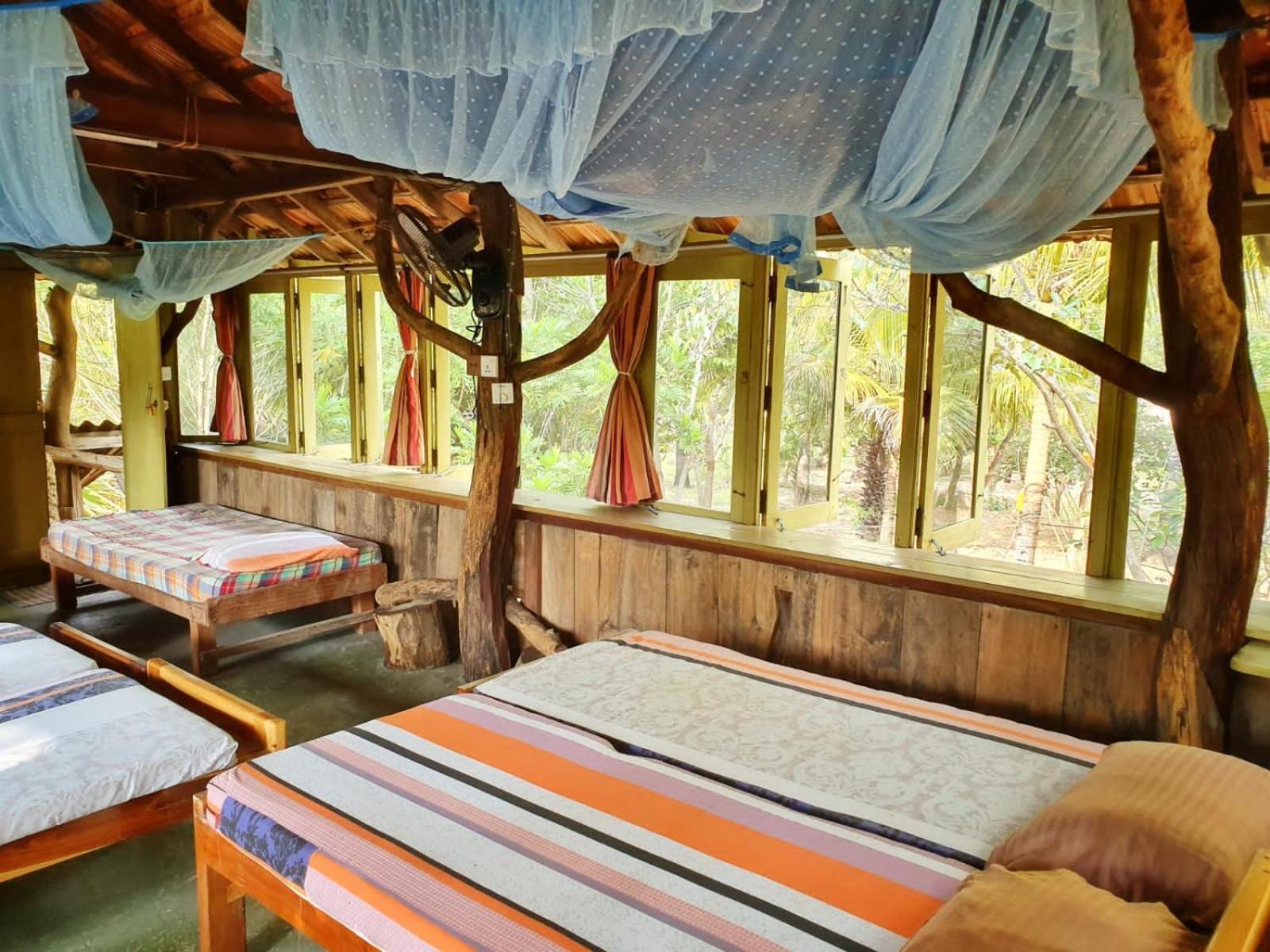 Light House Beach Hut Komari Экстерьер фото